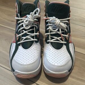 Nike Men’s Air Trainer Sneaker - Green and White - Size 8